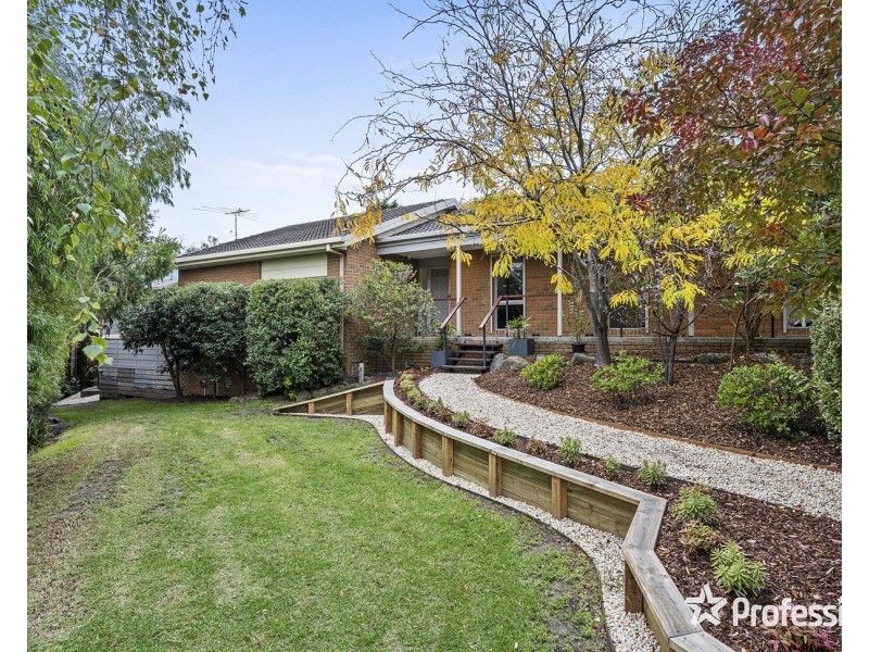 30 Wellington Park Drive, Warranwood VIC 3134