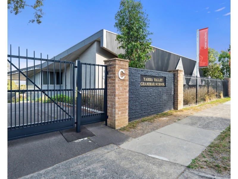 30 Wellington Park Drive, Warranwood VIC 3134