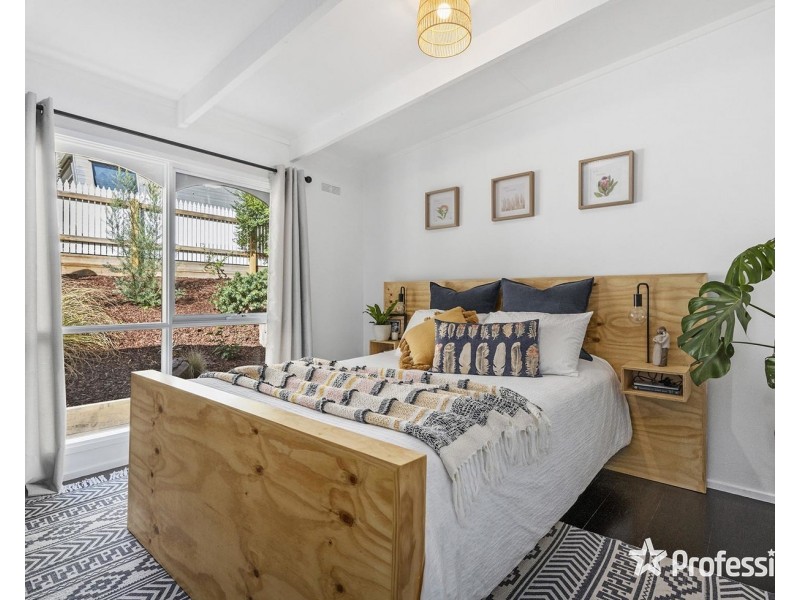 65 Commercial Road, Mount Evelyn VIC 3796