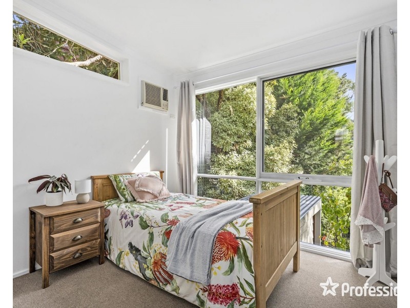 65 Commercial Road, Mount Evelyn VIC 3796