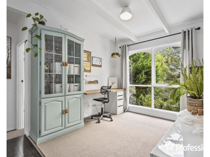 65 Commercial Road, Mount Evelyn VIC 3796