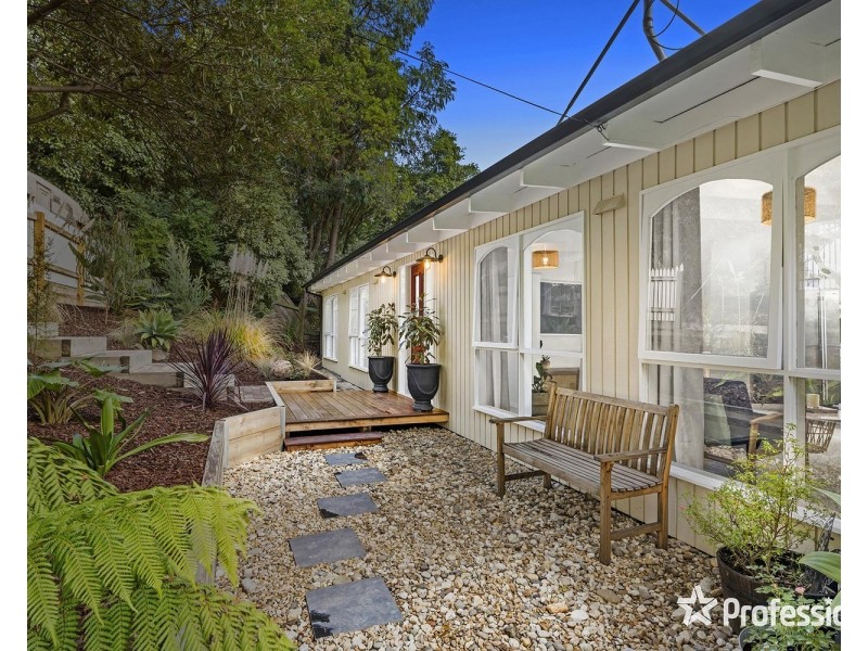 65 Commercial Road, Mount Evelyn VIC 3796