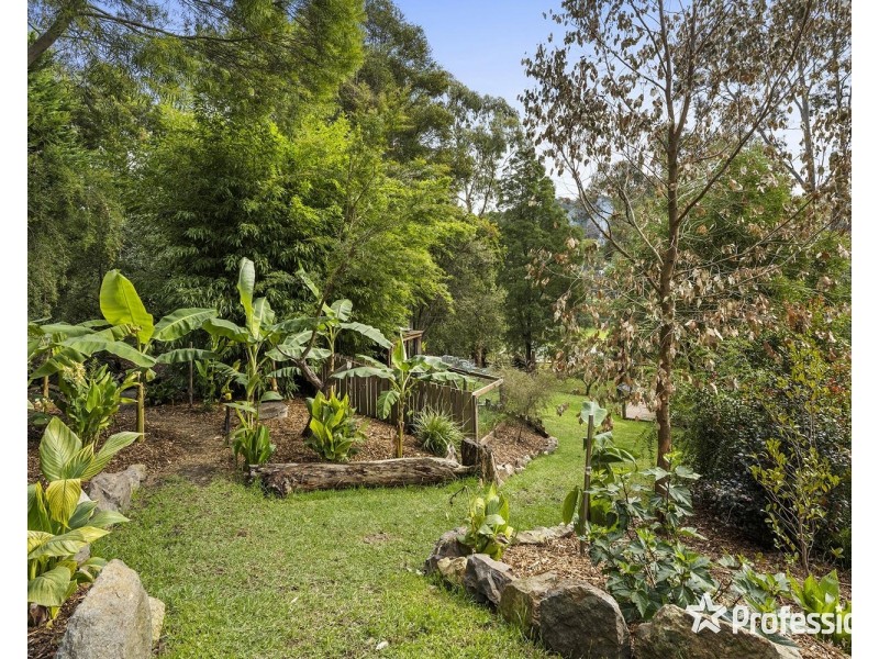 65 Commercial Road, Mount Evelyn VIC 3796