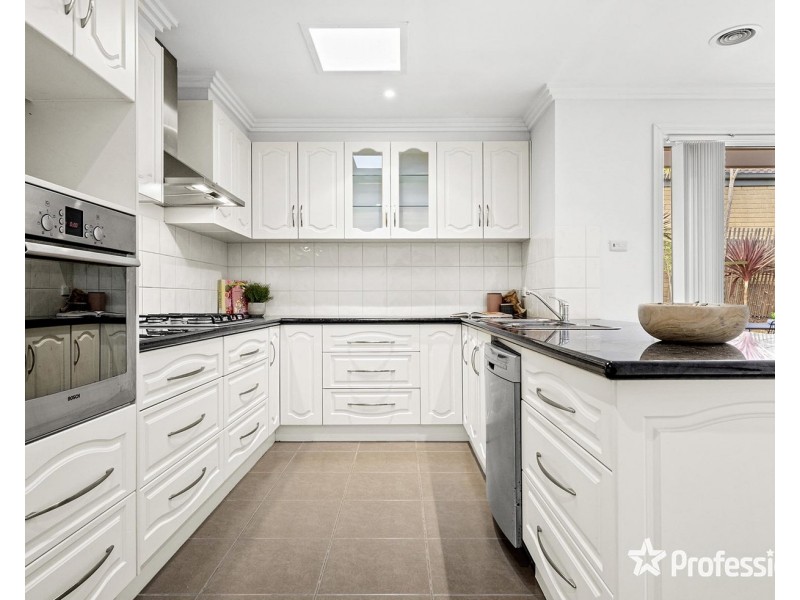 35 Elms Road, Mooroolbark VIC 3138