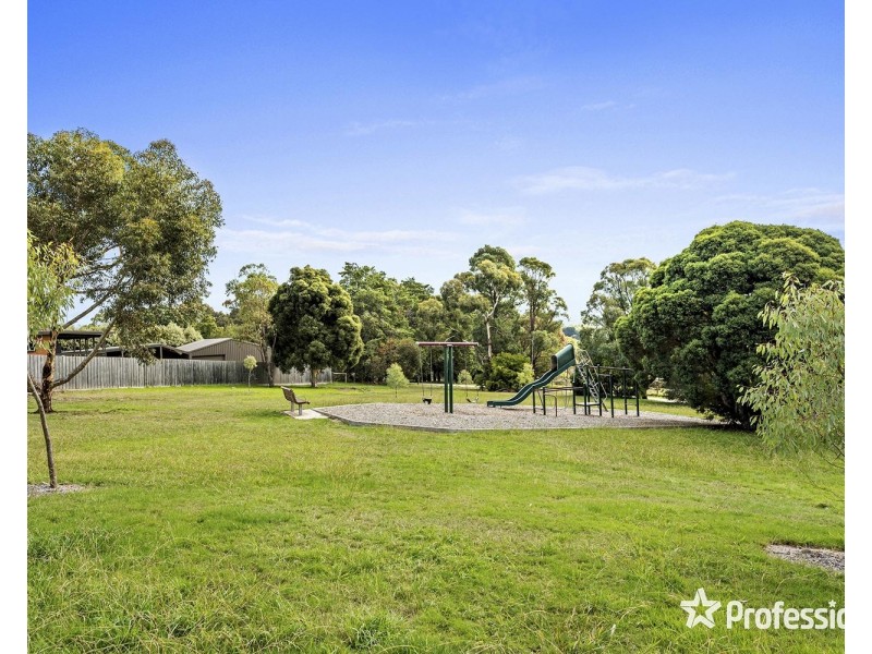 35 Elms Road, Mooroolbark VIC 3138