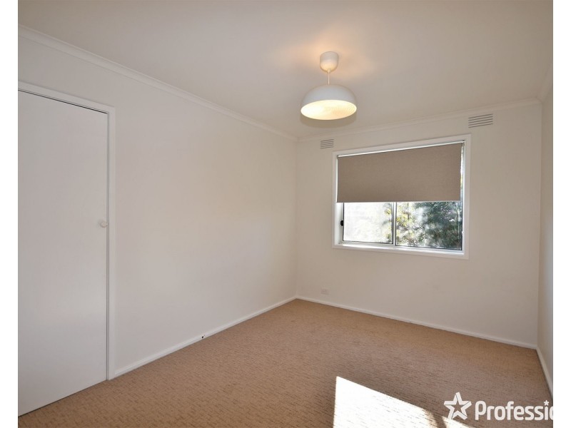 6 Greenslopes Drive, Mooroolbark VIC 3138