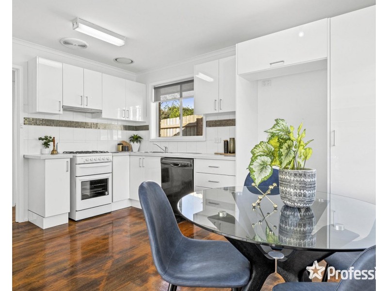 50 Greenslopes Drive, Mooroolbark VIC 3138