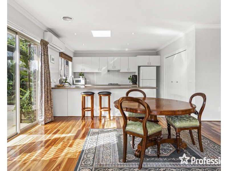 18a Blackburn Road, Mooroolbark VIC 3138