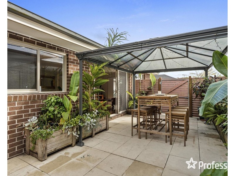 18a Blackburn Road, Mooroolbark VIC 3138