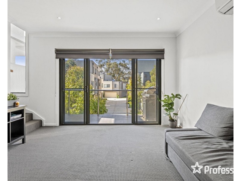 18 Primary Street, Mooroolbark VIC 3138