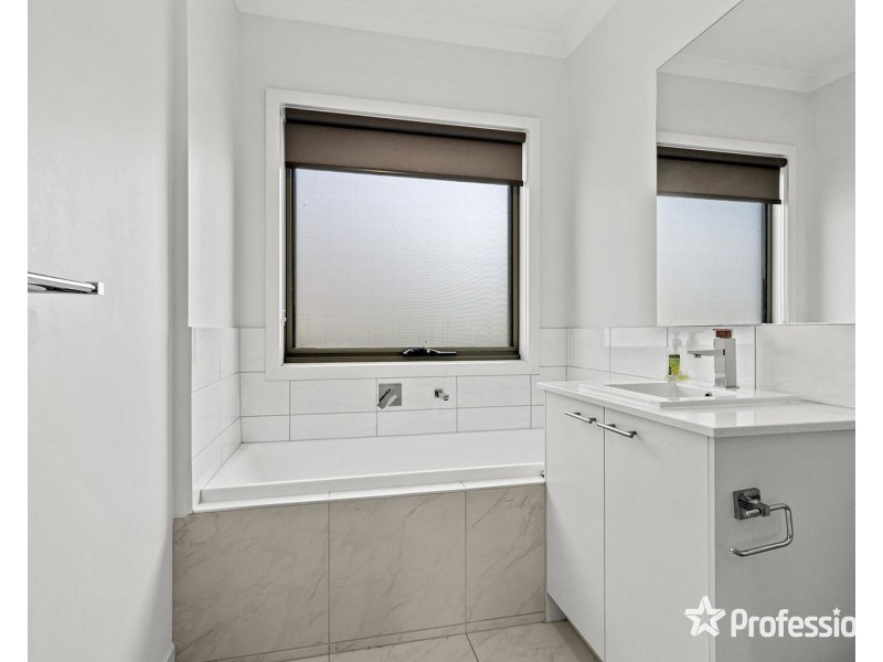 18 Primary Street, Mooroolbark VIC 3138