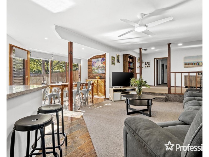 22 Highview Drive, Mooroolbark VIC 3138