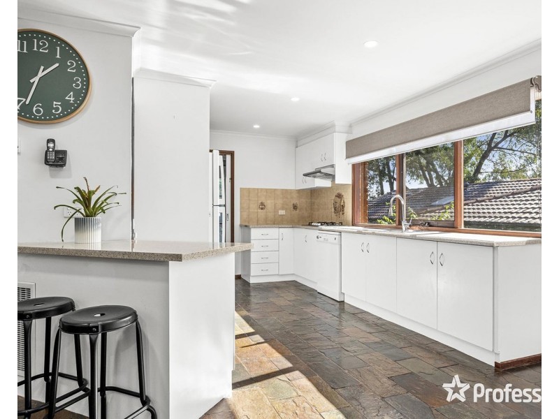 22 Highview Drive, Mooroolbark VIC 3138