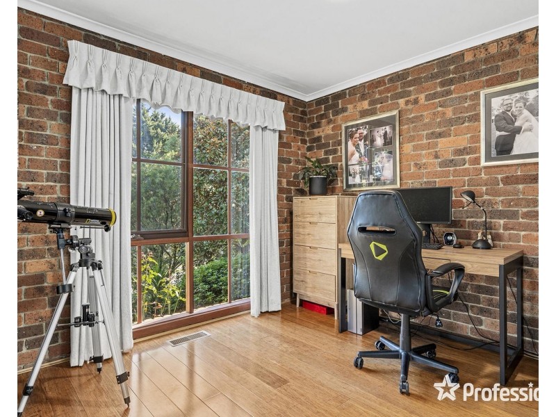 22 Highview Drive, Mooroolbark VIC 3138