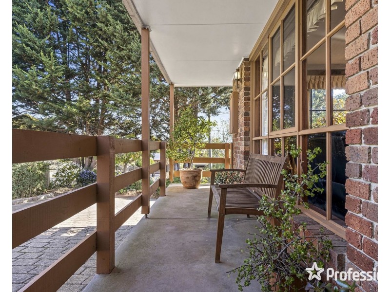 22 Highview Drive, Mooroolbark VIC 3138