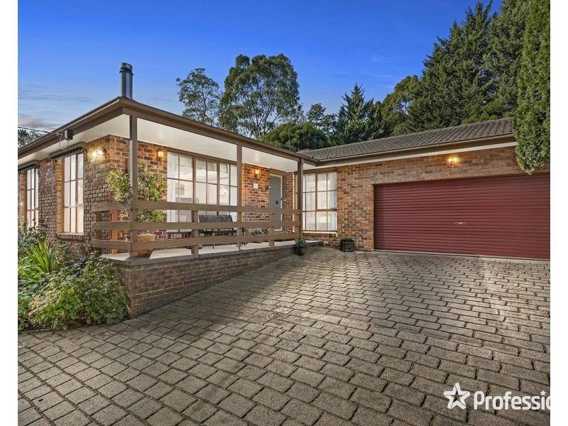 22 Highview Drive, Mooroolbark VIC 3138