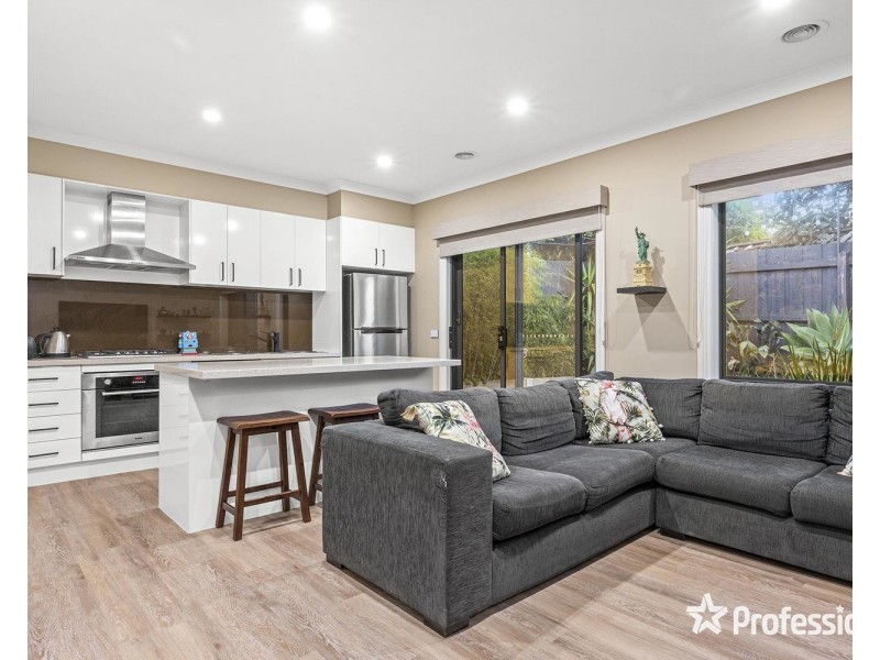 2 Dees Place, Mooroolbark VIC 3138