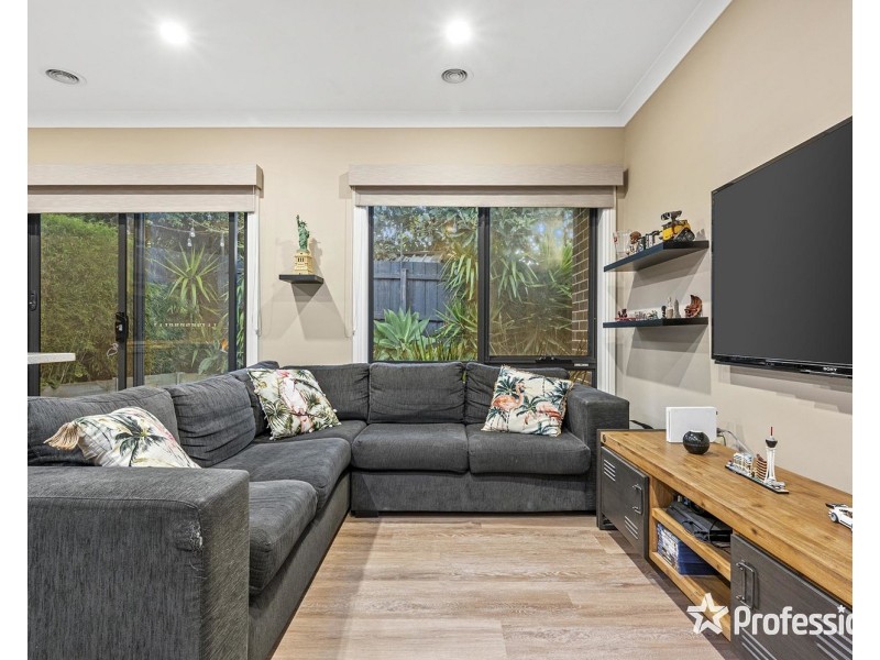 2 Dees Place, Mooroolbark VIC 3138
