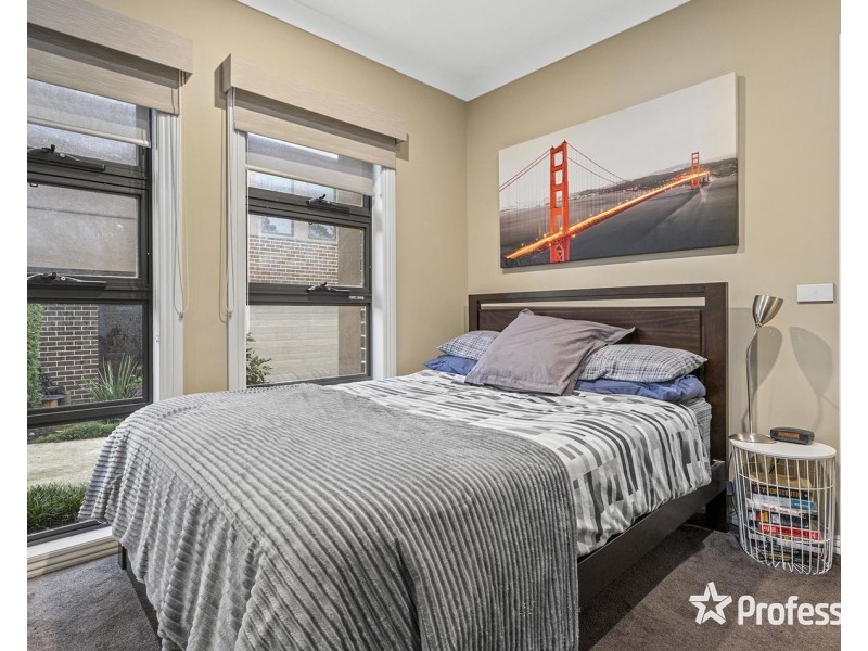 2 Dees Place, Mooroolbark VIC 3138