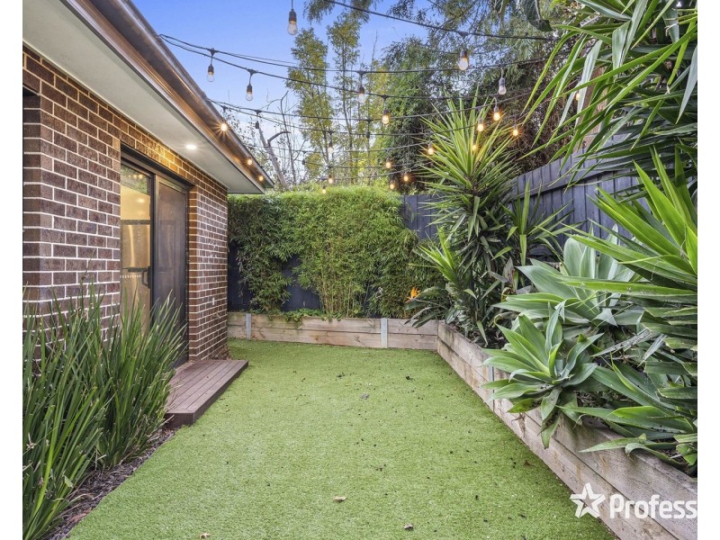 2 Dees Place, Mooroolbark VIC 3138