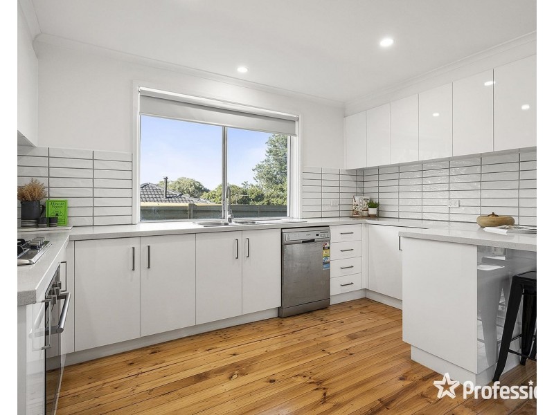 26 Lansell Road, Mooroolbark VIC 3138