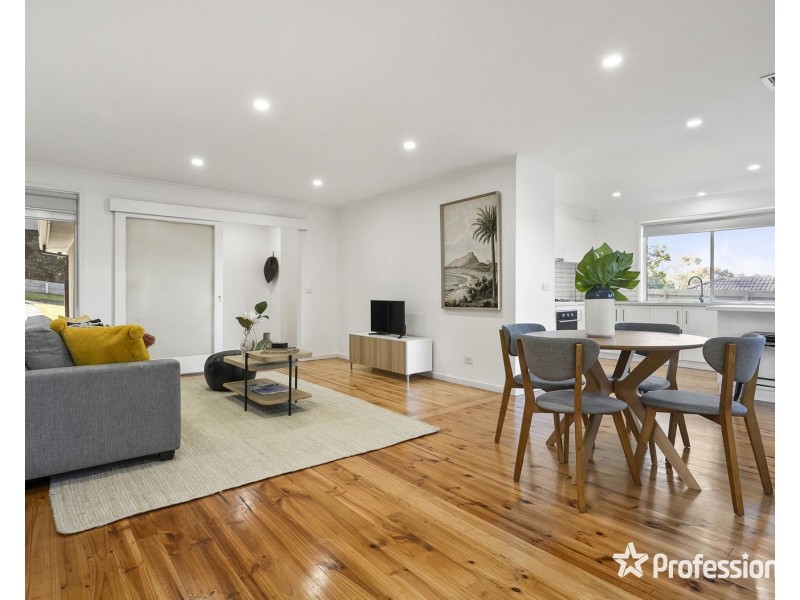 26 Lansell Road, Mooroolbark VIC 3138