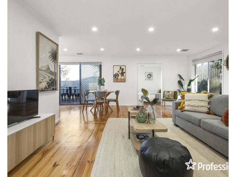 26 Lansell Road, Mooroolbark VIC 3138