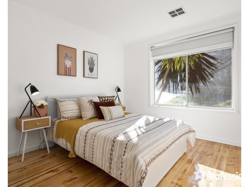 26 Lansell Road, Mooroolbark VIC 3138