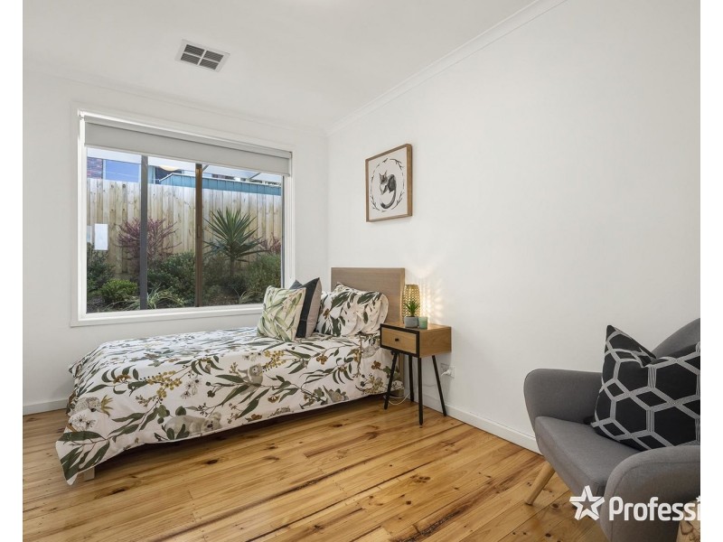 26 Lansell Road, Mooroolbark VIC 3138