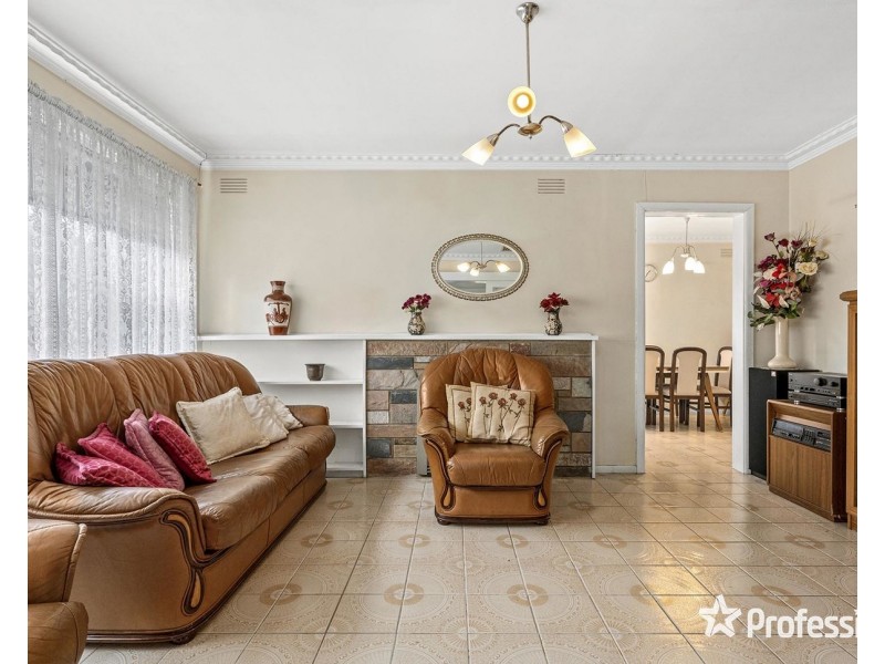 61 Manchester Road, Mooroolbark VIC 3138