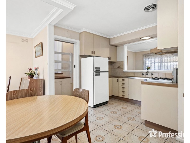 61 Manchester Road, Mooroolbark VIC 3138