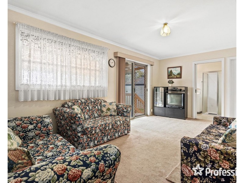 61 Manchester Road, Mooroolbark VIC 3138