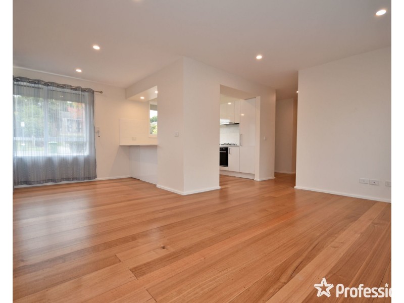 32 Winyard Drive, Mooroolbark VIC 3138