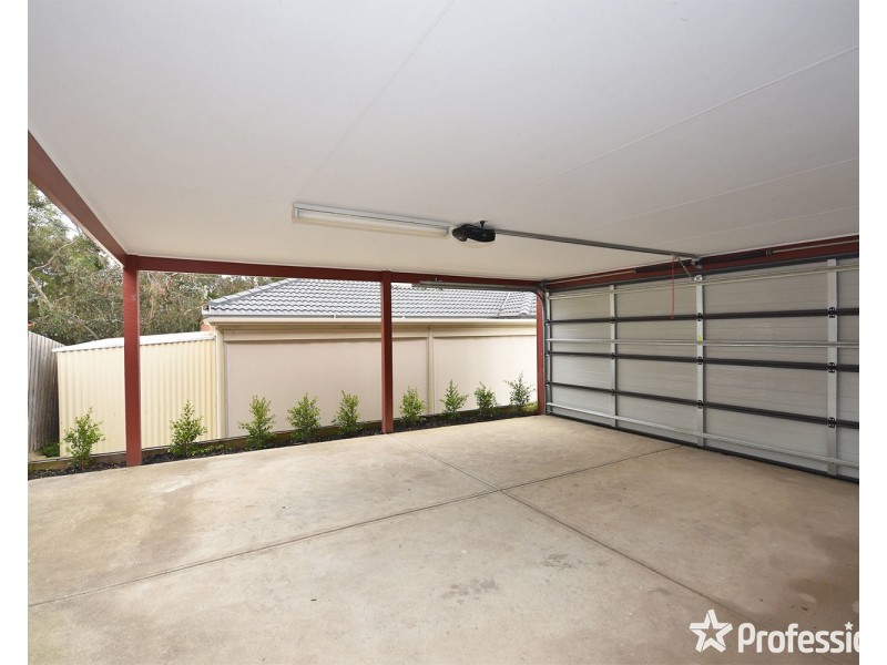 32 Winyard Drive, Mooroolbark VIC 3138