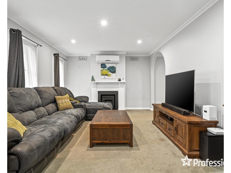 1 Erskine Ridge, Mooroolbark VIC 3138