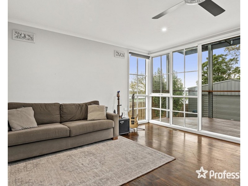 1 Erskine Ridge, Mooroolbark VIC 3138