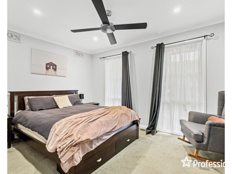 1 Erskine Ridge, Mooroolbark VIC 3138