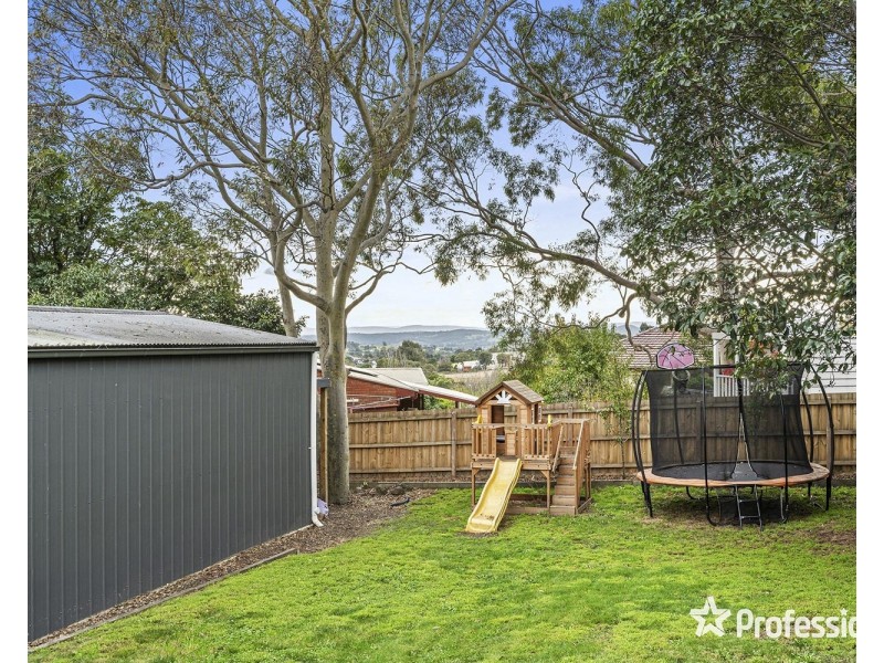1 Erskine Ridge, Mooroolbark VIC 3138