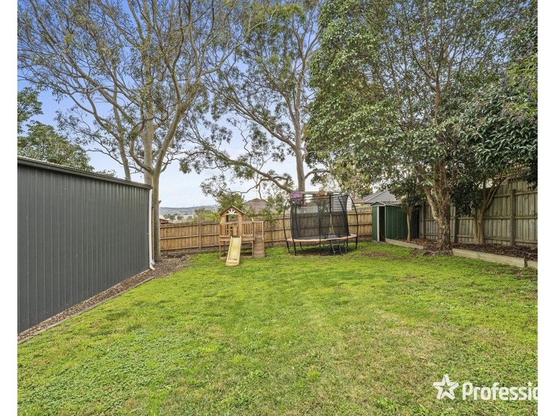 1 Erskine Ridge, Mooroolbark VIC 3138