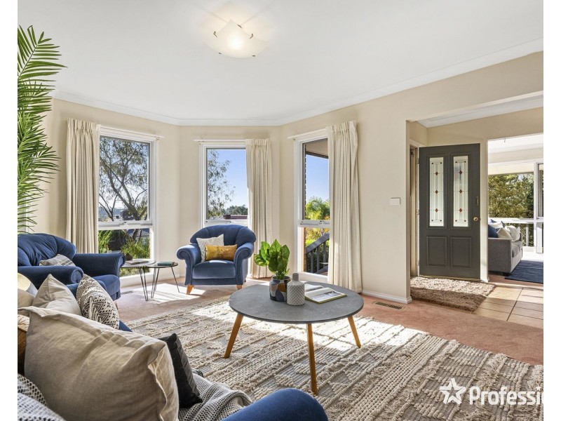 16 Clearwater Drive, Lilydale VIC 3140