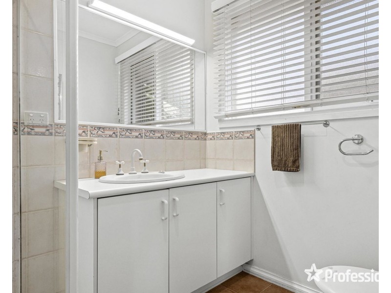 16 Clearwater Drive, Lilydale VIC 3140