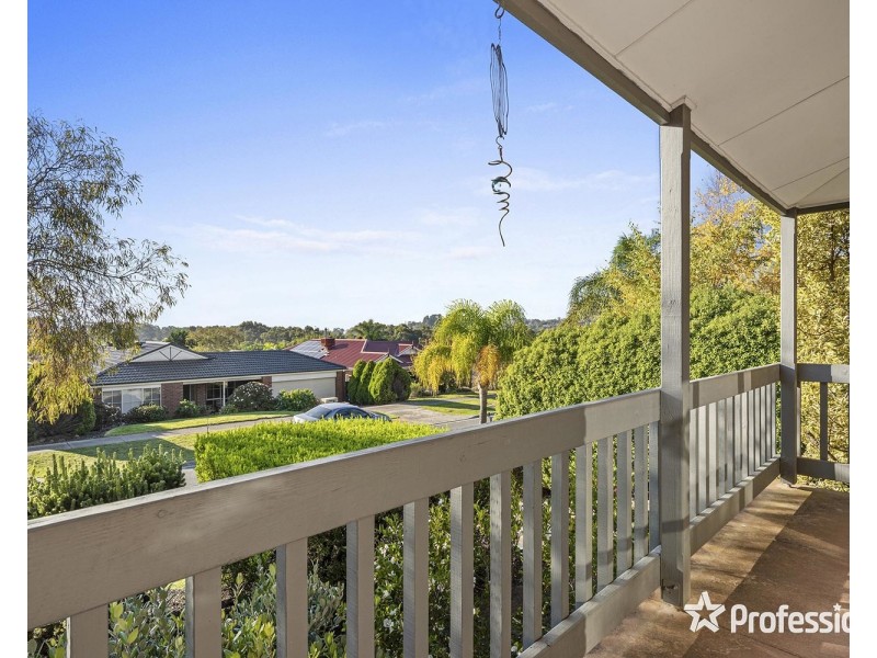 16 Clearwater Drive, Lilydale VIC 3140