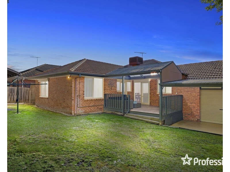 16 Clearwater Drive, Lilydale VIC 3140