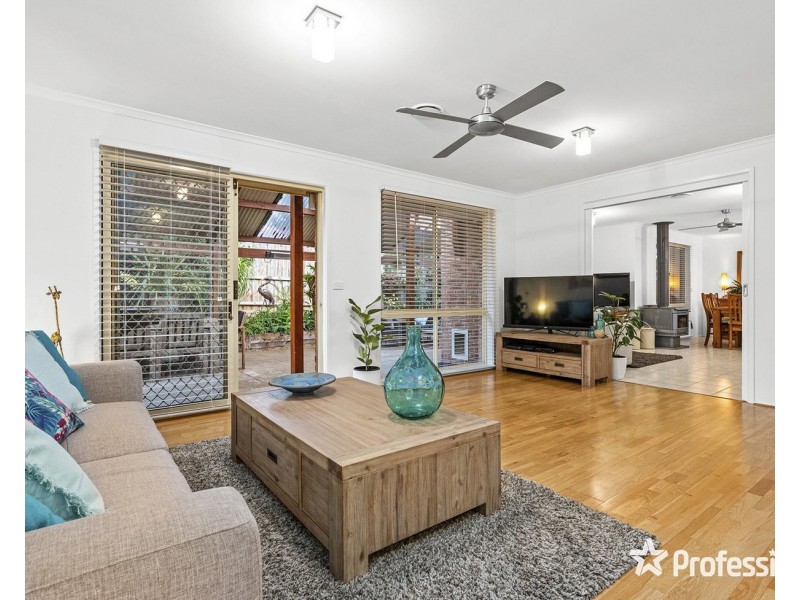 22 Clarkedale Rise, Kilsyth South VIC 3137