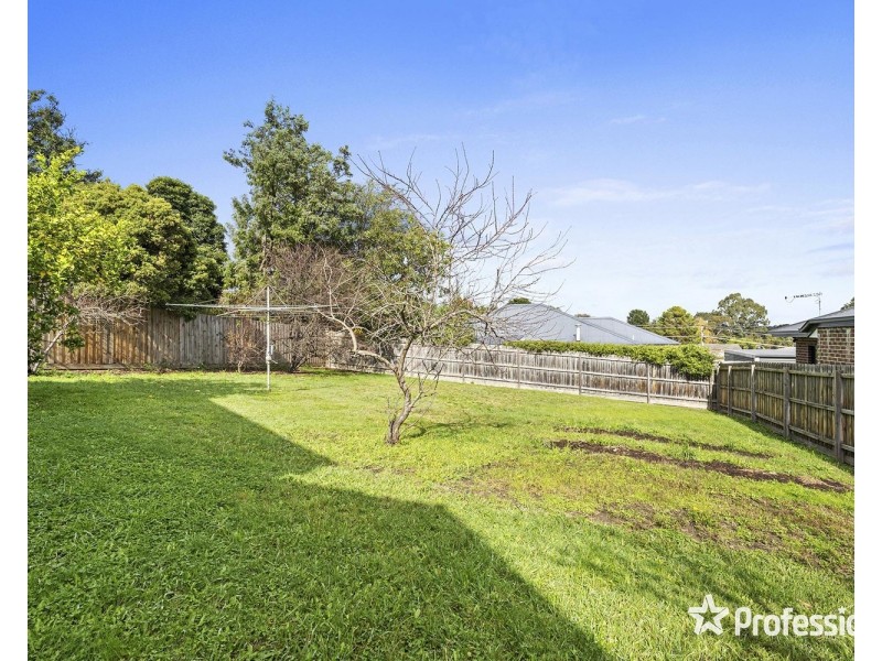 17 Carawa Street, Mooroolbark VIC 3138