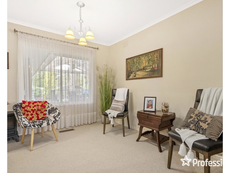 15 Greenville Street, Mooroolbark VIC 3138