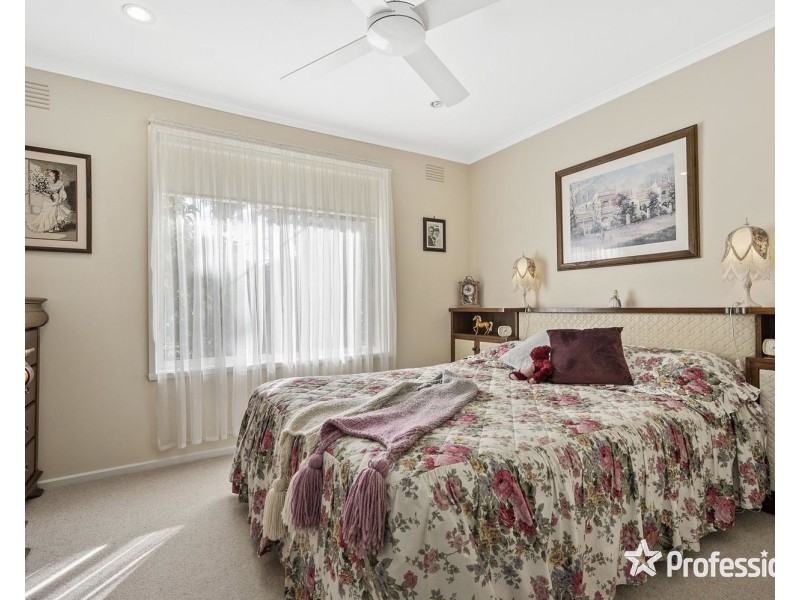 15 Greenville Street, Mooroolbark VIC 3138