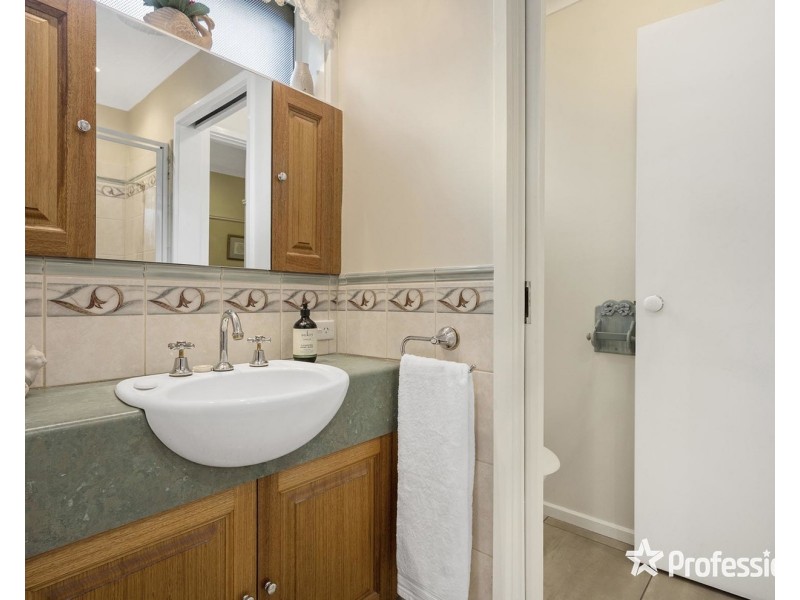 15 Greenville Street, Mooroolbark VIC 3138