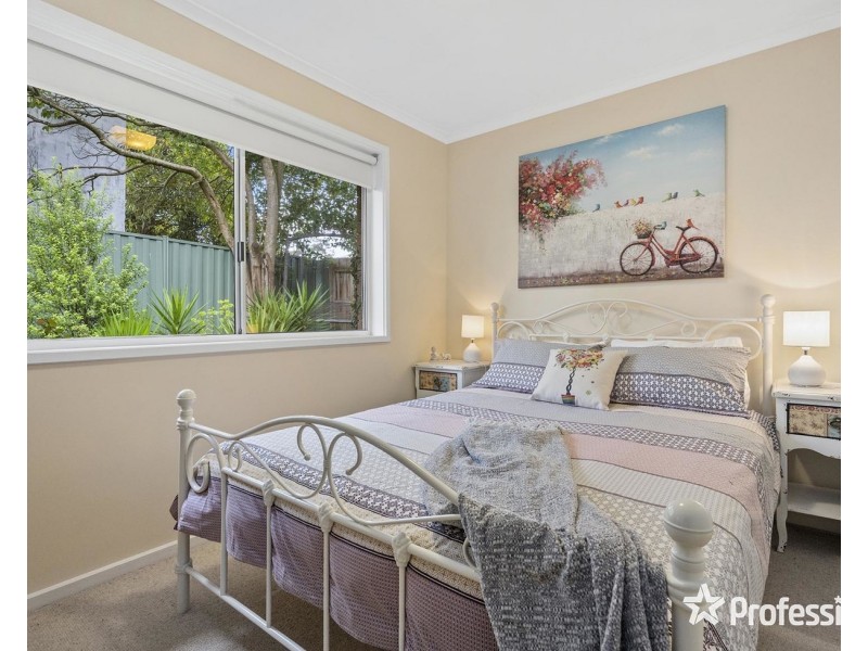 15 Greenville Street, Mooroolbark VIC 3138