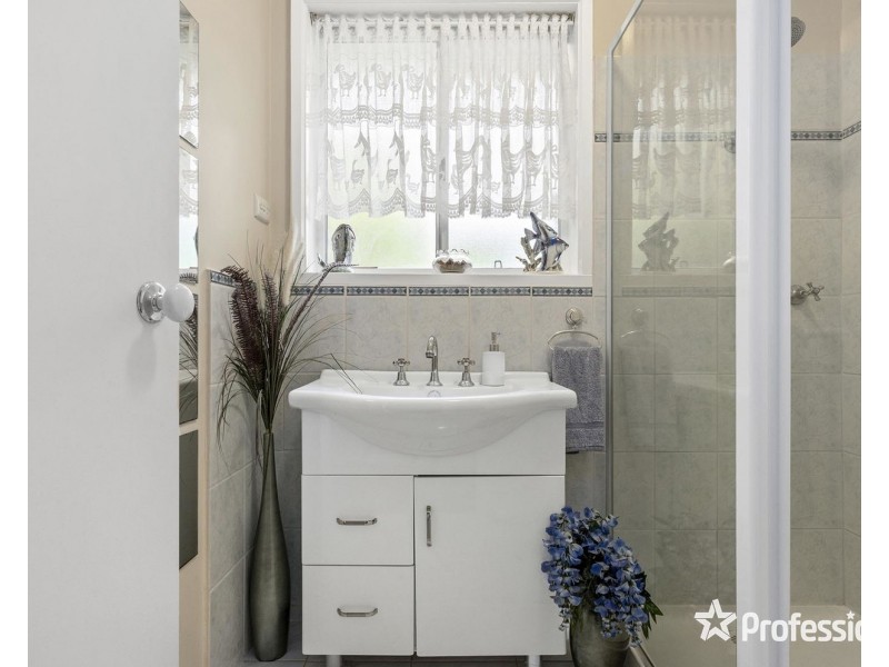 15 Greenville Street, Mooroolbark VIC 3138